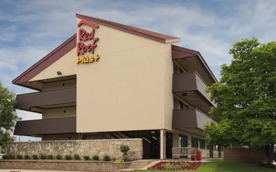Red Roof Inn PLUS+ Chicago - Naperville