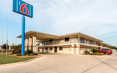 Motel 6 San Antonio, TX - South IH-10 East