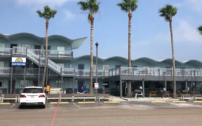 Blue Wave Inn