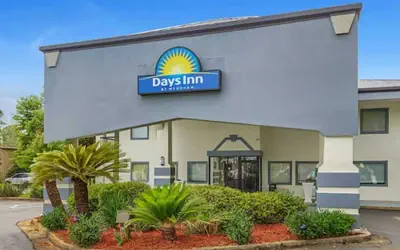 Days Inn by Wyndham Foley - North Gulf Shores