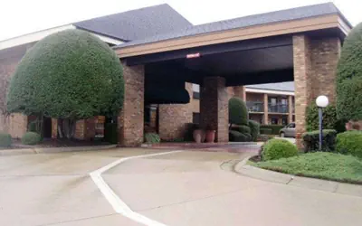 Quality Inn & Suites Searcy I-57
