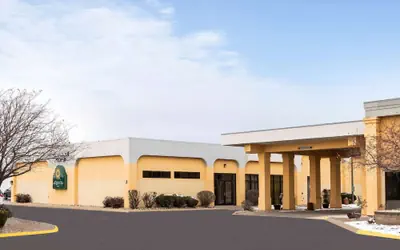 La Quinta Inn by Wyndham Davenport & Conference Center