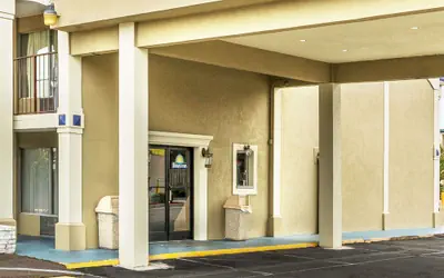 Days Inn by Wyndham Ashland