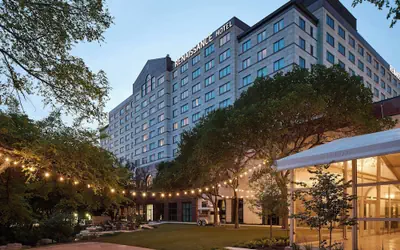 Renaissance Austin Hotel