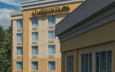 La Quinta Inn & Suites by Wyndham Lynchburg at Liberty Univ.