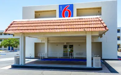 Motel 6 Tempe, AZ – Phoenix Airport – Priest Dr