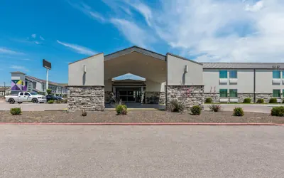 Quality Inn Shawnee North I-40