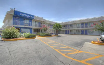 Motel 6 San Antonio, TX - Fort Sam Houston