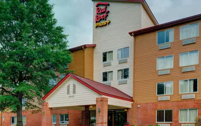 Red Roof Inn PLUS+ Raleigh Downtown – NCSU/Conv Center