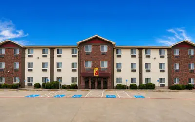 Super 8 by Wyndham Irving DFW Airport/South