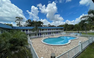 Motel 6 Daytona Beach, FL - Speedway