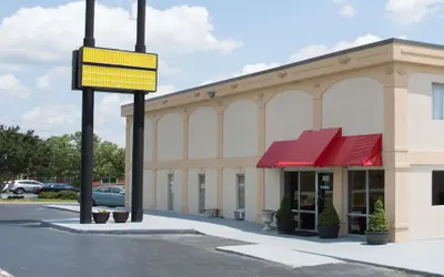 Super 8 by Wyndham Greensboro