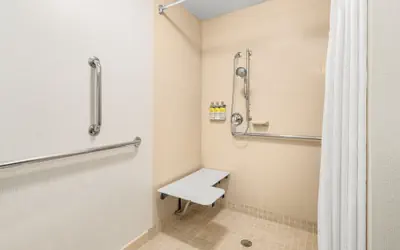 Holiday Inn Express & Suites Wilmington-Newark by IHG