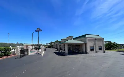 Days Inn by Wyndham Greenville