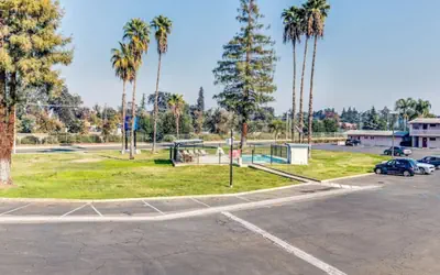 Motel 6 Visalia, CA