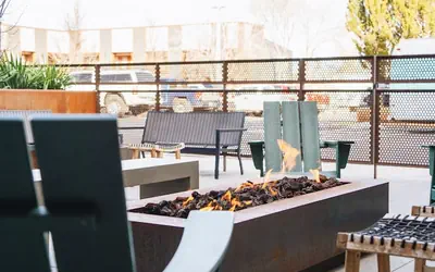 Waypoint Hotel