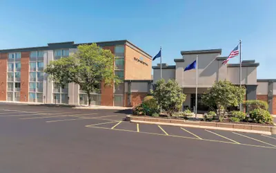 The Center Hotel Grand Rapids Airport