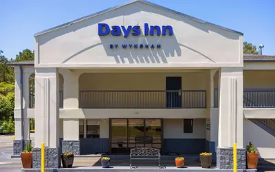 Days Inn by Wyndham Acworth