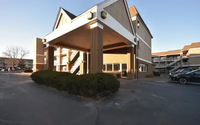 HomeTowne Studios by Red Roof Denver - Lakewood West