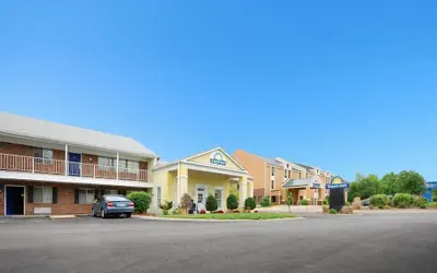 Days Inn by Wyndham KU Lawrence
