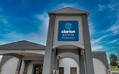 Clarion Pointe Decatur River City