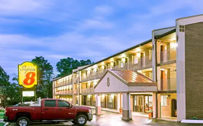 Super 8 by Wyndham Laurel