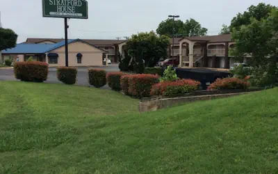 Stratford House Inn and Suites