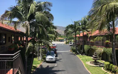 Garden Inn & Suites