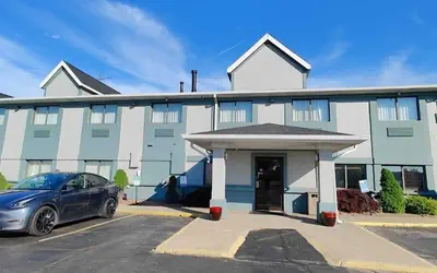 Quality Inn & Suites Benton Harbor - St. Joseph