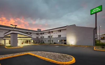 Wingate by Wyndham Lincoln Airport East I-80