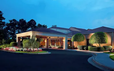 Courtyard by Marriott Savannah Midtown
