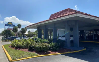 Days Inn by Wyndham Stuart