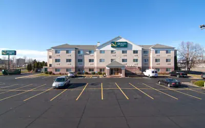 Quality Inn Brooklyn Center