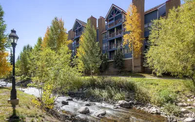 River Mountain Lodge