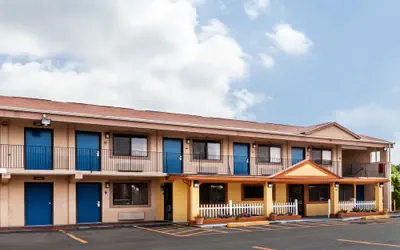 Red Carpet Inn