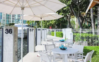 Riverside Hotel