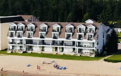 Quality Inn & Suites Mackinaw City Beachfront