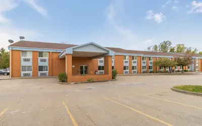 Motel 6 Davenport, IA
