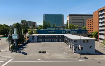 Travelodge by Wyndham Everett City Center
