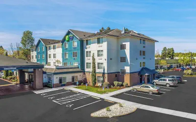 Holiday Inn Express Hotel & Suites Portland-Jantzen Beach by IHG