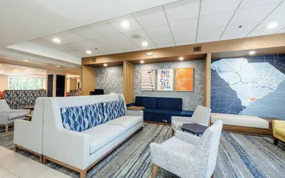 Holiday Inn Express & Suites Charleston - Northwoods by IHG