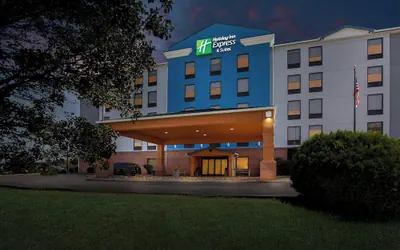 Holiday Inn Express Suites Charleston by IHG