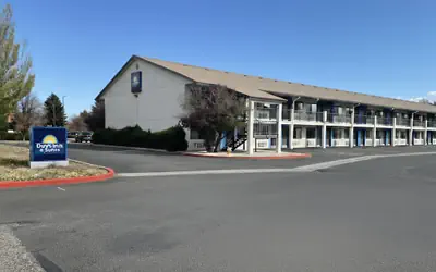Days Inn & Suites by Wyndham Flagstaff I-40