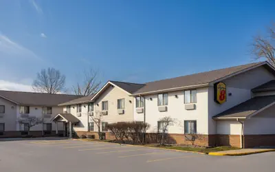 Super 8 by Wyndham Mentor/Cleveland Area