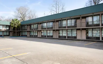 Port Allen Inn