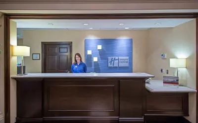 Holiday Inn Express & Suites Youngstown N (Warren/Niles) by IHG