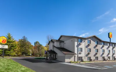 Super 8 by Wyndham Kent/Akron Area