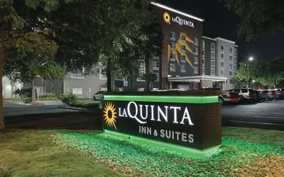 La Quinta Inn & Suites by Wyndham San Antonio Downtown