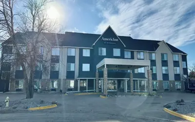 AmericInn by Wyndham Galesburg