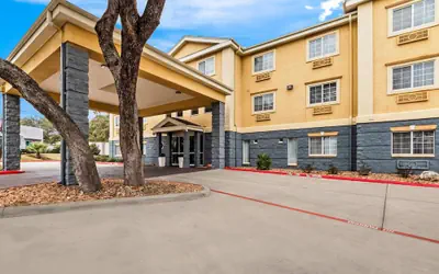 Quality Inn & Suites San Antonio Airport - Stone Oak